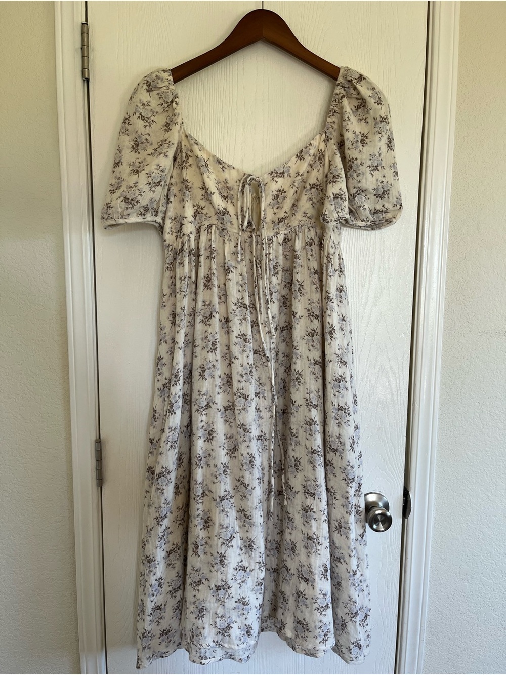 NEUFLORA Ivory Floral Midi Dress with Puff Sleeves